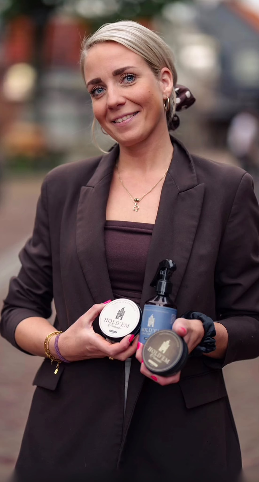 Iris met haarproducten